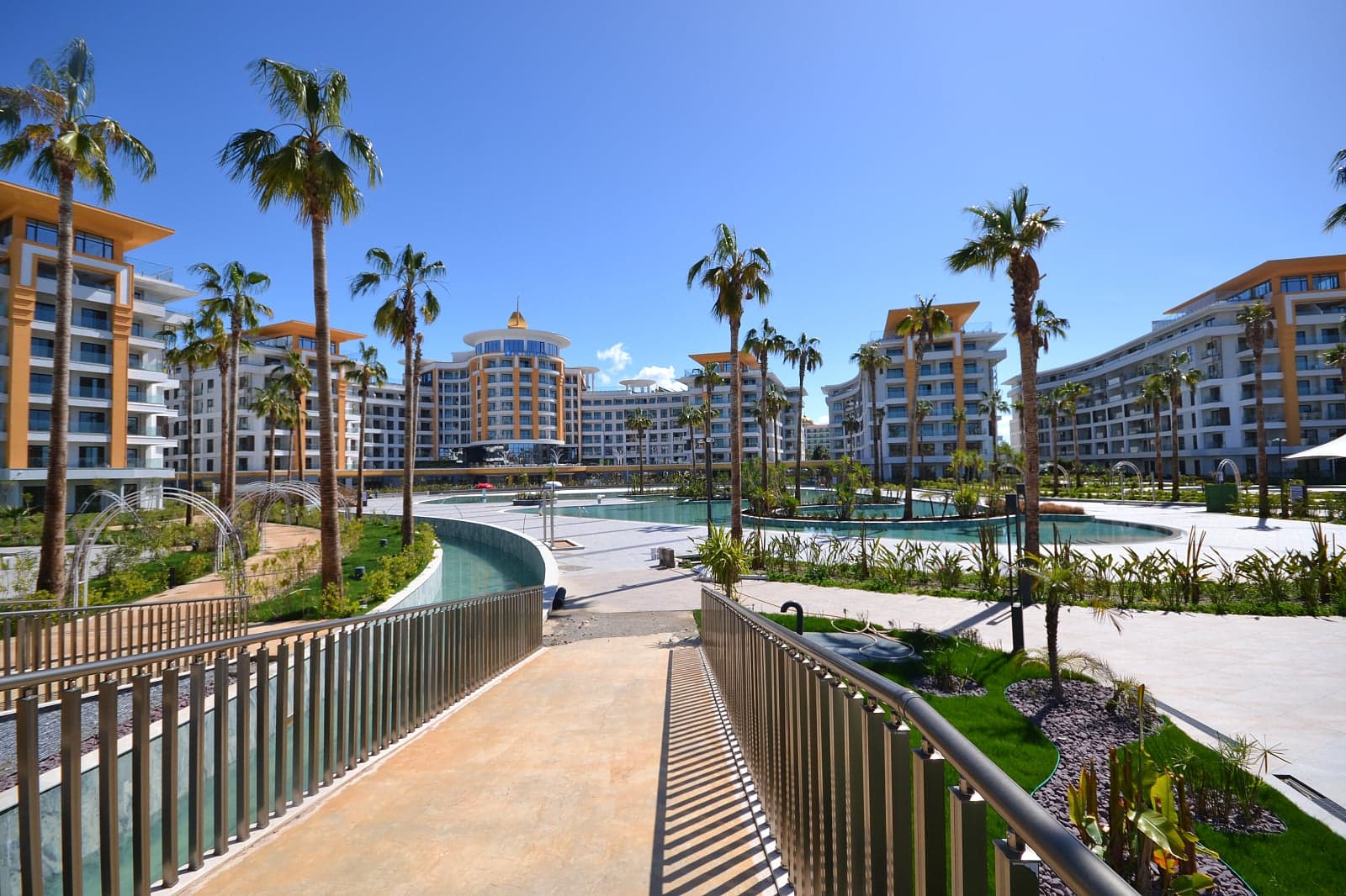 Breathtaking Waterfront Apartments in Türkler